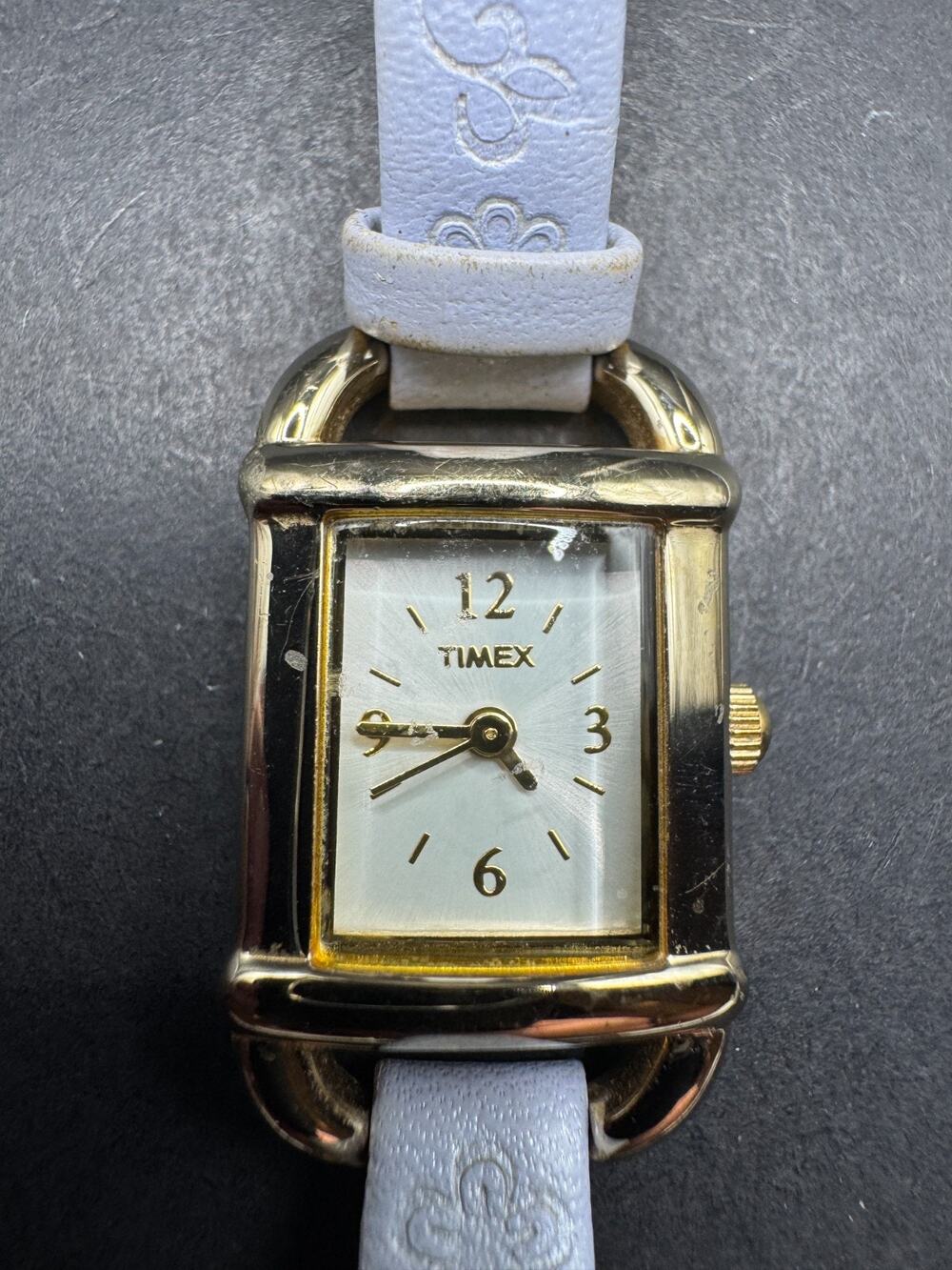 Vintage Timex Gold Tone Baby Blue Leather Band Women’s Quartz Watch WR 30M 18mm